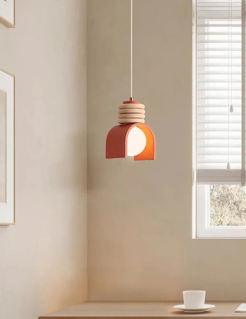Suspension LED créative en résine – Design orange & blanc Art Déco