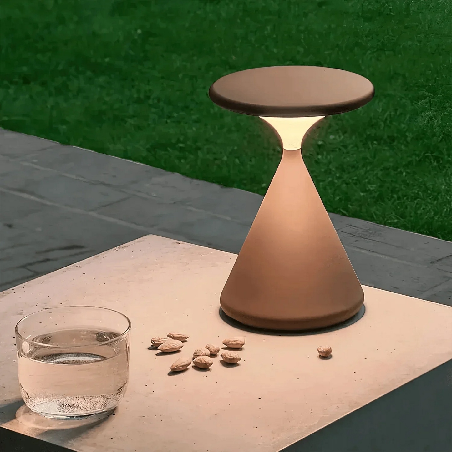 Lampe de table en sablier élégante