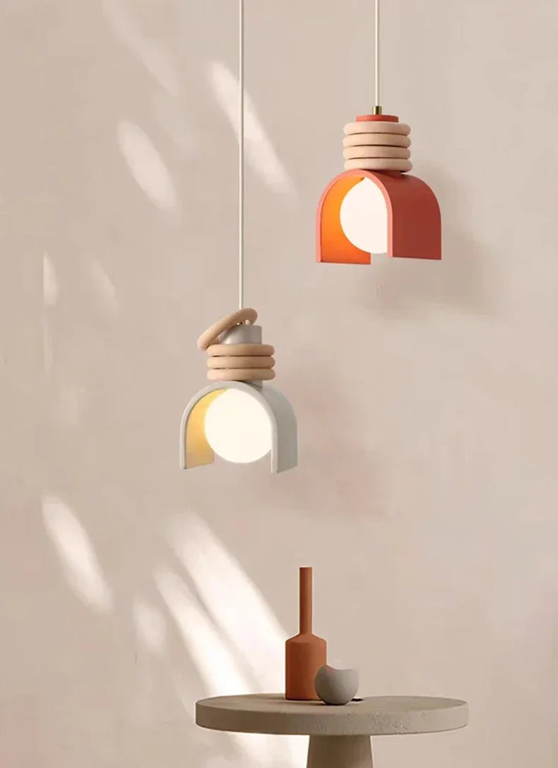 Suspension LED créative en résine – Design orange & blanc Art Déco