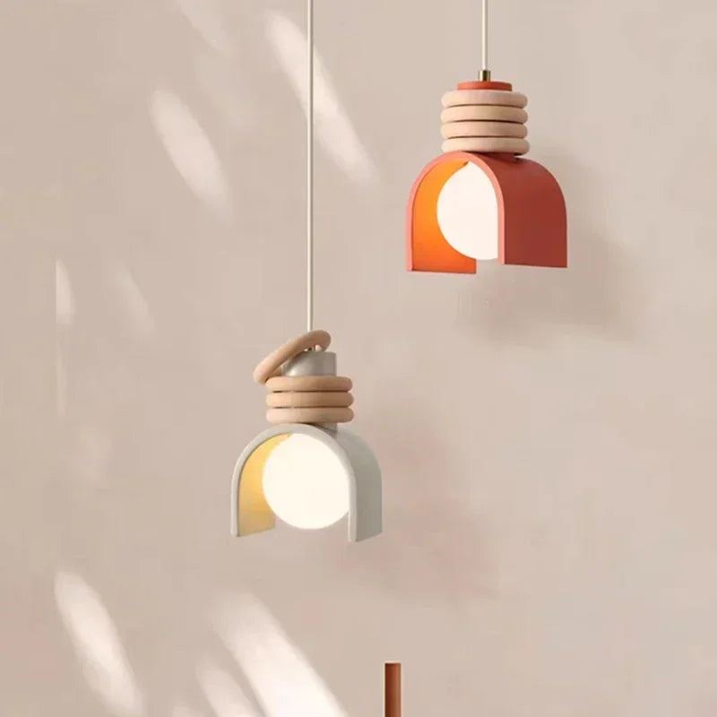 Suspension LED créative en résine – Design orange & blanc Art Déco