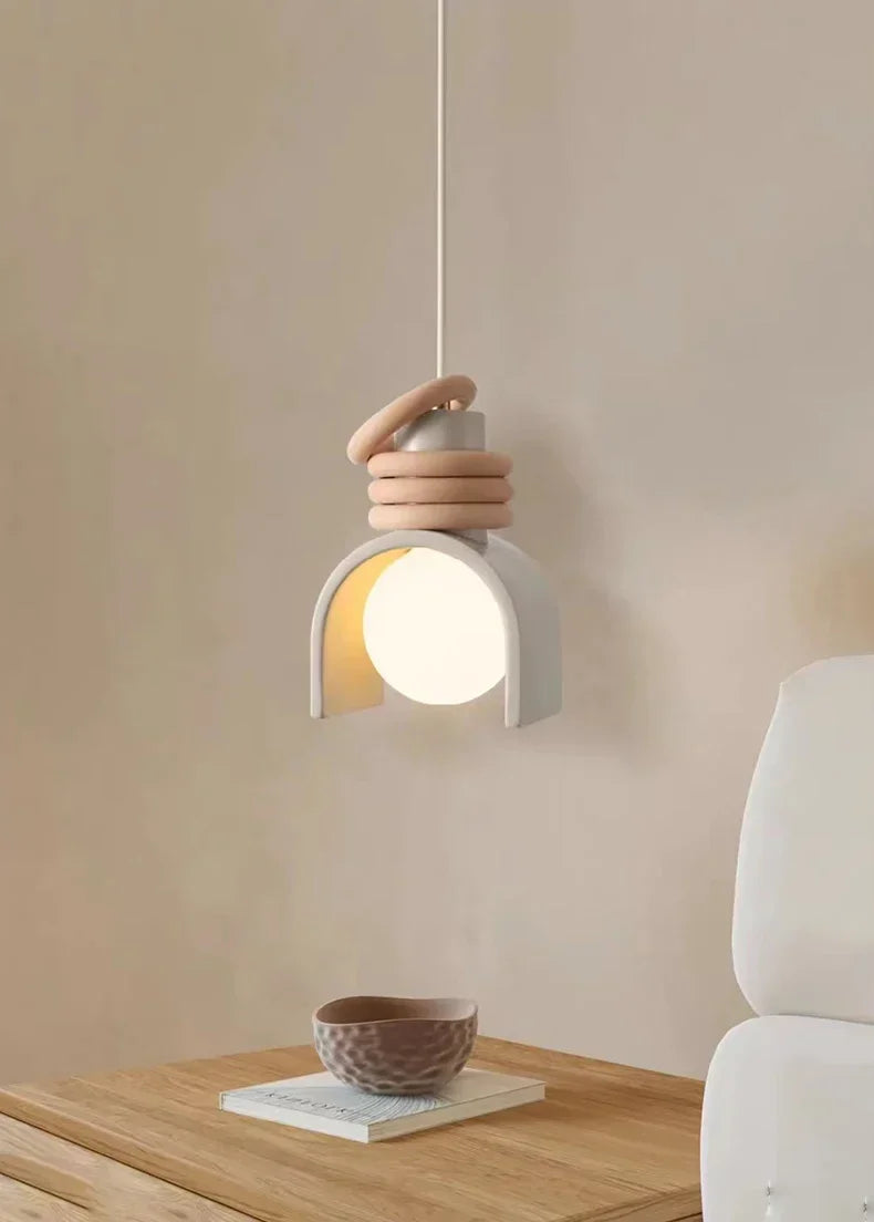 Suspension LED créative en résine – Design orange & blanc Art Déco