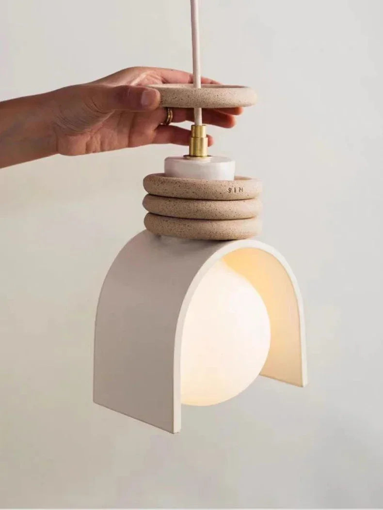 Suspension LED créative en résine – Design orange & blanc Art Déco